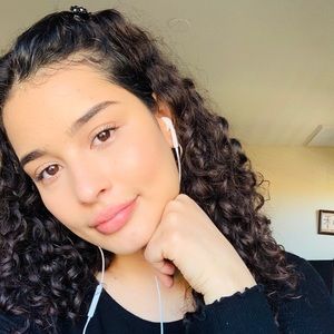 Meet your Posher, Priscilla